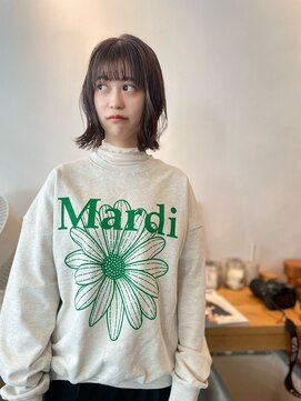 ルドワ(Rudowa) 動きのある切りっぱなしボブ