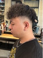 ビンゴ(BINGO)&nbsp;1631波巻きツイストスパイラルパーマ黒髪刈り上げツーブロック