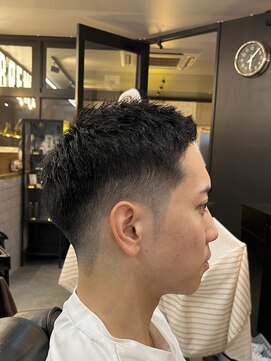 フランクス バーバー ウエストトウキョウ 吉祥寺店(FRANK’S BARBER WEST TOKYO) ミドルフェードアップバングスタイルR
