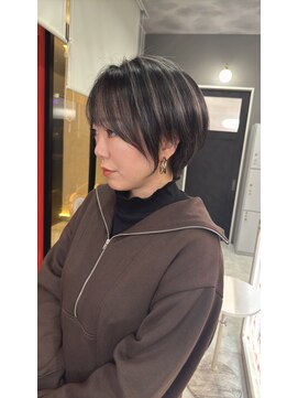 レド(LeDo) コントラストハイライト/丸みショートヘア/グレージュ/四日市