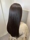 ルー(loup)の写真/湿気やクセで広がる髪も、毛先までまとまる自然なストレートヘアを実現！雨の日でも崩れにくい艶髪を叶える