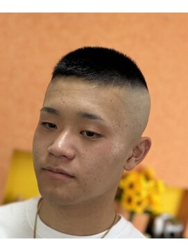 ピシャッとニ代目銀二郎 スキンフェード