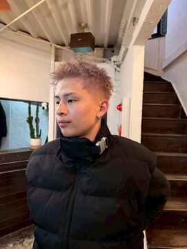 ビーバイエイトジェンツ(Bee by EIGHT GENTS) MEN’S HAIR/サーフカール/刈り上げセンターパート/心斎橋