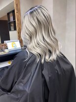 サニー 渋谷(SUNNY)&nbsp;バレイヤージュ、ハイライト、レイヤーロング、グレーベージュ