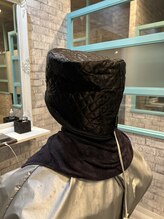 特殊な機械を使用することで、栄養成分の浸透率が一気に髪の内部まで浸透！効果が飛躍的に高まる！