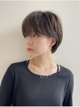 イヴォークトーキョーオーサカ(EVOKE TOKYO osaka) 似合わせショート 垢抜け マッシュ 耳かけ 暗髪