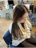 オリーブベージュ