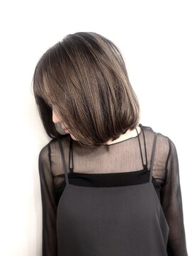 アメリ シェール(Ameri cher.) 【パープルベージュ/ショート】#Ameri #大阪 #小坂 #ブリーチ