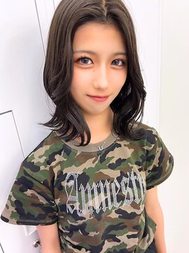 ミミヘアーガーデン(mimi hair garden) オリーブ×グレー/韓国レイヤー/くびれミディアム　10代20代30代