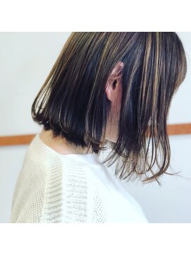 ベリーベリー VERY berry 切りっぱなしのスタイルだけどエアリーな毛束感が可愛いスタイル