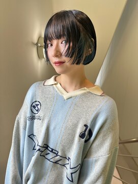 デン(den) 姫カットミニボブ　インナーブルー