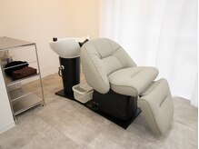 ヨンサンキュウ(439)の雰囲気（つい寝てしまうフルフラットシャンプー台）