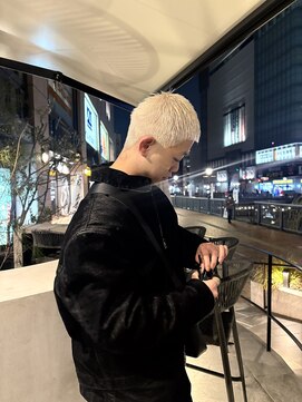 アクトジャパン グランドセントラル 博多リバレイン店(ACT JAPAN GRAND CENTRAL) White blonde