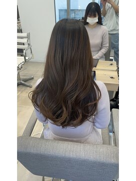エラ(Ella) 髪質改善 × レイヤーカット