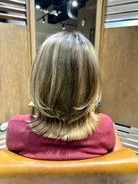 ベース(BASE)&nbsp;外ハネミディアムボブ