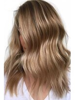 ロア インターナショナル 新宿店(LoA International)&nbsp;ナチュラルベージュバレイヤージュ