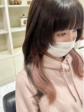 ワークスヘアー(WORKS HAIR) ウルフカット×ピンクのインナーカラー