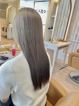 タブーセントラル(TABOO Central) グレージュカラー