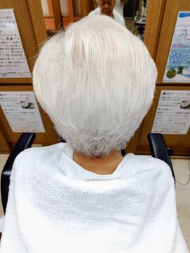 トータルビューティーサロンカワニシ オバチャンパーマ