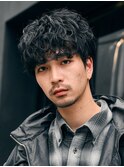 スパイラルパーマ×マッシュスタイルでおしゃれな雰囲気に◎