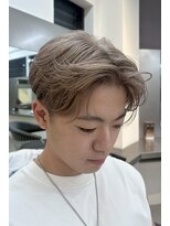 ラック 表参道(LUCK)&nbsp;ホワイトグレージュ/メンズ/ケアブリーチ/ブリーチ/表参道/原宿