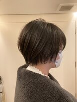 ブリス(VLISS)&nbsp;ミディアム レイヤーカット 顔周りレイヤー 透明感 20代30代40代