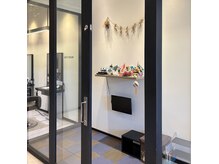 アース オーセンティック 南柏店(EARTH Authentic)の雰囲気（キッズルーム有　お子様とのご来店も是非お待ちしております♪）