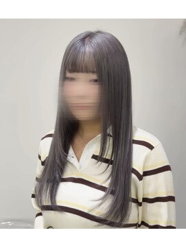 アフューズバイストゥー(Vfuse by StueW) 透明感抜群の暗めシルバーカラー