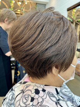 マコ(mako) 大人ショート