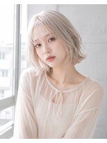 エリス ナンバ(Eliss Namba)&nbsp;ホワイトシルバー×ボブ