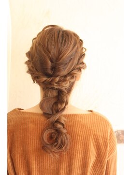 ソース 梅田(SOURCE) 【Source】カジュアルアレンジハーフアップ