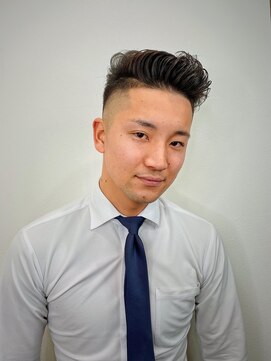 メンズアンダーバーホワイト 南海難波店(Men's _WHITE) ショート_刈り上げ_ツーブロック_フェード_ブリーチ