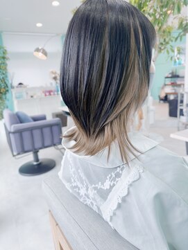 ユーフォリア(Euphoria.) くびれボブにインナーカラー