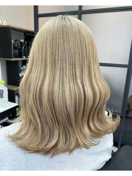 ラムシェール(LamChele) 【lamchele】ミルクティーベージュ×ブリーチカラー