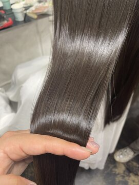 ストレートパーマ専門店 ビタミナポストマン 艶髪ロング