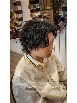 シークレットミラーズ(SECRET MIRRORS) 波巻きツイストスパイラル/センターパート/ウルフカット