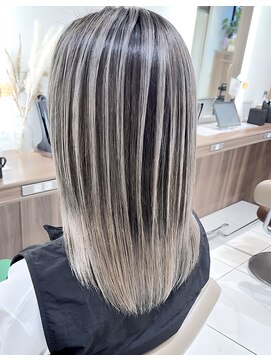 アッシュ 大宮店(Ash) 海外風コントラストバレイヤージュ