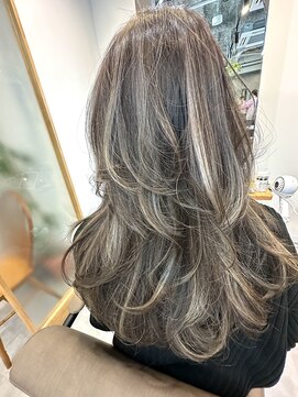 コス(KOS) 【KOS　立川】ロングレイヤーカット×ハイライトカラー