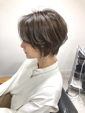 クラン(Chlan) レイヤーショートボブ×透明感カラー