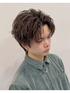 ブライト(BRIGHT) センターパートツイストスパイラルパーマ