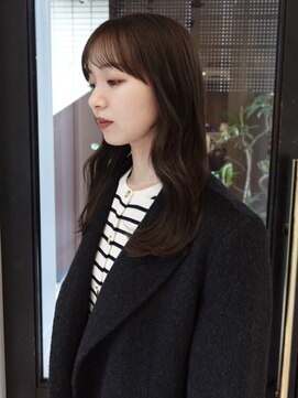 ローネス(LONESS) 巻いても可愛いレイヤーカットと赤みの無いオリーブベージュ