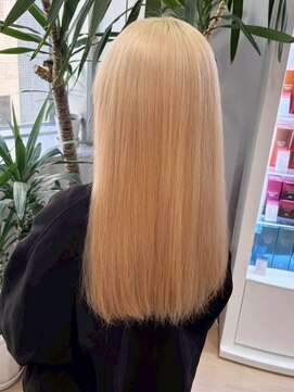 アウラ(AURA) 盛岡駅ブリーチカラーハイトーンカラー顔周りレイヤーカット◆