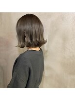 ミント(mint)&nbsp;赤み無くしたい方に！カーキグレーで透明感！