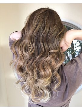 ルーチェ(luce) バレイヤージュ！ゴールドベージュ！デザインカラー