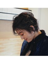 バッタ(Batta)&nbsp;「KENTA」ゴールドピンでアレンジ×大人女性