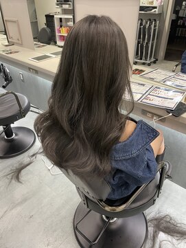 リリー(Lilley) 天神韓国ヘア×オリーブグレージュ