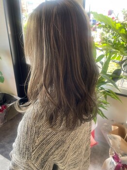 ラフターヘア(laughter hair)の写真/《全メニューにナノバブル発生装置marbb使用！》繰り返しのカラーもダメージレスに白髪をしっかりカバー！
