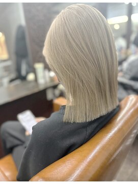 シュシュ(chou chou) ぱっつんボブグレージュ