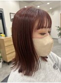 外ハネ切りっぱなしミディアム☆ワインレッドカラー20代30代40代