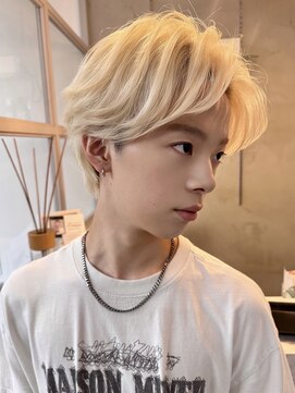 ディーバ 渋谷(D.I.E.V.A) メンズ毛流れセンターパートカルマスタイルダブルカラーブロンド